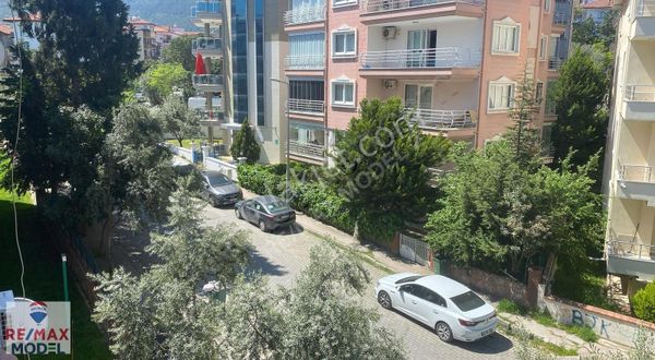 Remax Model Denizli'den Çamlık'ta 5+2 Satılık Dubleks Daire