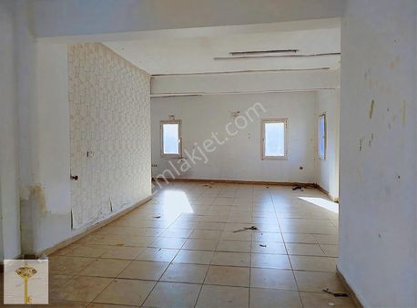 Merkezi Lokasyonda, Ana Cadde Üzerinde Geniş İşyeri