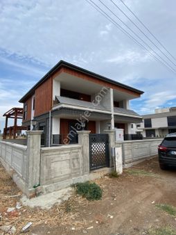 Ateş Emlak’tan Sahilde Satılık Denize Yakın Villa