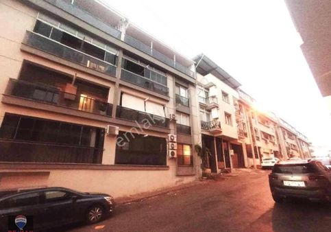 Karşıyaka Örnekköy'de 2+1 Satılık Daıre