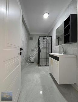 Bağlarbaşı Mh Millet Bahçesinde Denizin Dibinde Yüksek Giriş 2+1