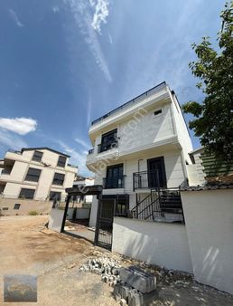 Bayramoğlu Emlak'dan Satılık Tam Müstakil Villa