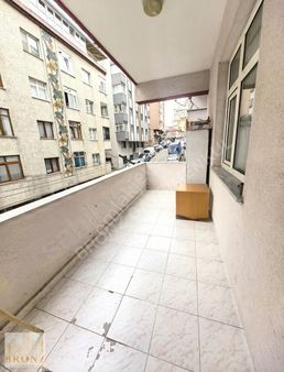 Çarşıya Metroya Çok Yakın Arakat Balkonlu Ferah 3+1 Kiralk Daire