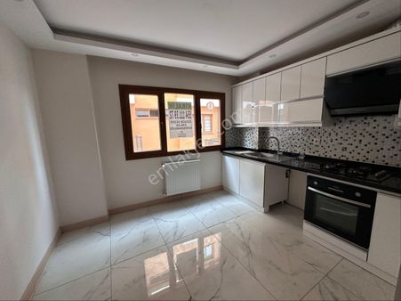 Gaziosmanpaşa Satılık Ara Kat 3+1 Doğalgazlı,asansörlü Daire