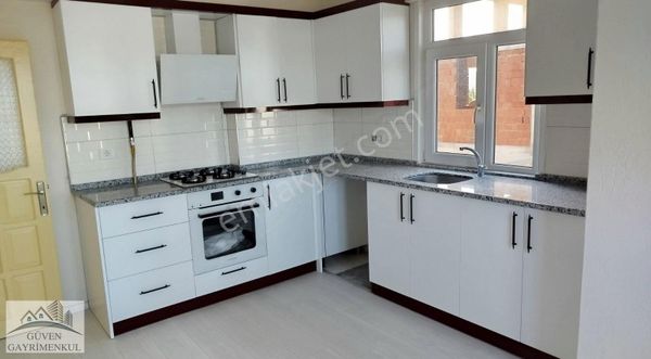 Güven'den Kayabaşı Merkezde Kiralık 2+1 Daire Üçüncü Kat