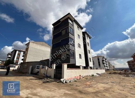 Eker'den Tarih Bulvarı Yakını Ferah, Çift Balkonlu 2+1 Daire