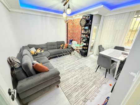 Pusula İnş.tan 50yıl Mah Cadeye Cok Yakın 90m2