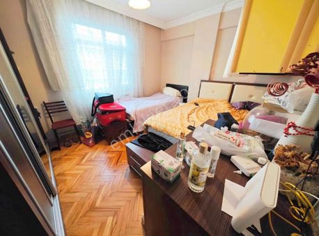 Karataş Emlaktan Mevlana Cami Yakını 3+1 Hisseli Daire