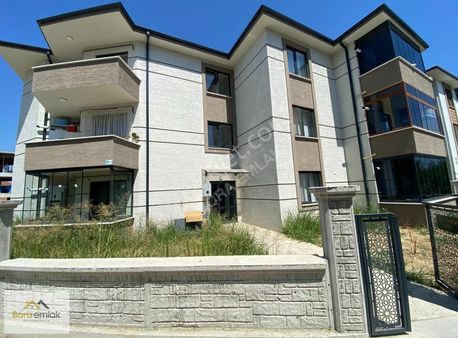 Bora Emlak'dan Y.emre Mahallesin'de Kiracılı Satılık 2+1 Daire