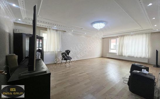 Aşıkveysel Cd Yakını 3.kat Konumlu Altı Daire Kök Tapu Geniş 3+1