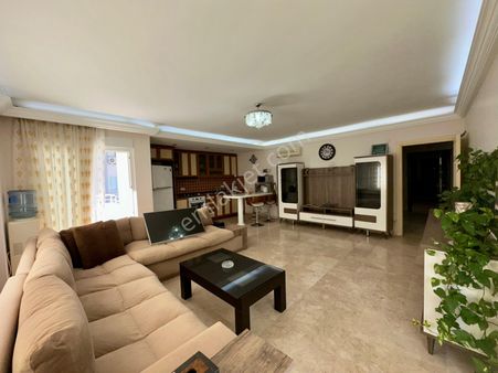 Barbaros Caddesinde 2+1 Eşyalı Geniş Daire