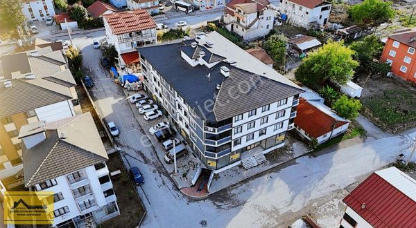 Ruşen Aydın Gyd'dan Kaynaşlı Merkezde Satılık İşyeri Ve Deposu