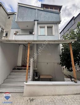 Zafer Mahallesinde 2 Bağımsız Yaşam Alanlı Satılık Villa