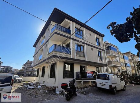 Paşaalanında Balkonlu 2 Cepheli Satılık 1+1 Daire