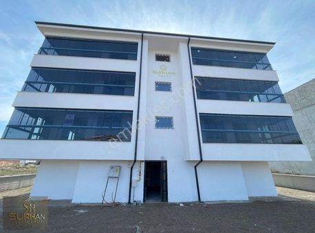 Şarhöyük Mahallesinde Park Manzaralı Bahçeli Satılık Lüx 3+1