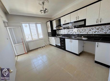 Şahsan'dan Yeditepe'de Merkezi Konumda Önü Açık 3+1 Bakımlıdaire