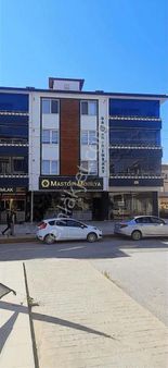 Cumhuriyet Mahallesinde Tersaneler Güzergahında Kiralık Dükkan