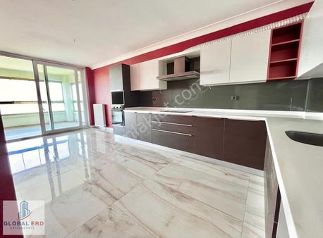 Ege Mahallesin'de Eşsiz Full Vadi Manzaralı 4+1 Kiralık Daire