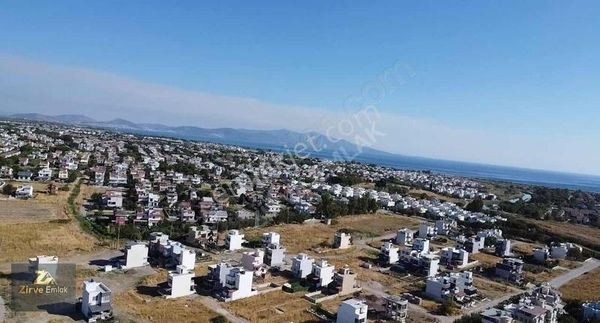 Salihleraltında Tam Müstakil Villa İmarlı Arsa