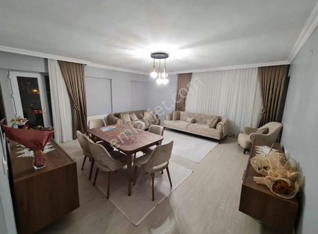 Gölbaşi Bahçelievler Mahallesinde Satılık 4+1 Daire