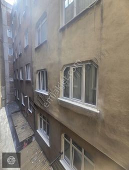 Zeytinburnun'da Kelepir Satılık 2+1 Daire