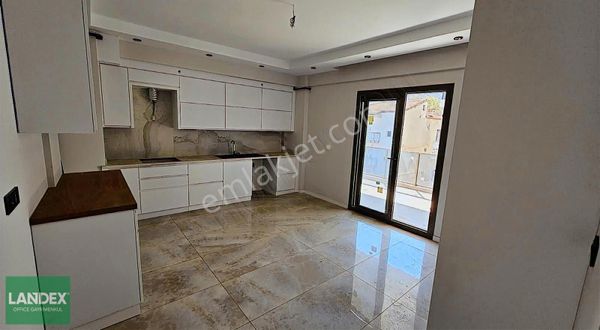 Gerzele'de 3+1 200m2 Sıfır Lüks Daire