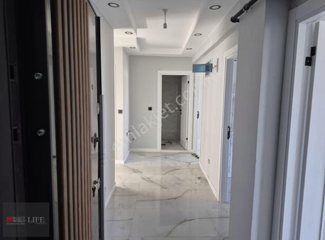 Rw Lıfe // Esentepe'de Satılık 3+1 Ara Kat Daire