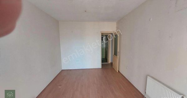 Acil Baṣka İle Atamadan Dolayı Satılık 3+1