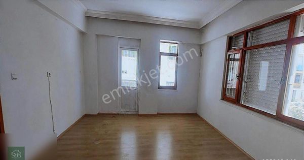 Acil 10 Günlüksoğuksu'da Tertemiz Asansörlü Arakat Satılık Daire