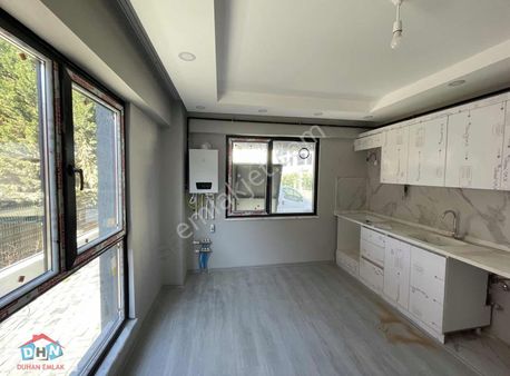 Duhan Emlak'tan Kadıköy Özden Mh. Giriş Kat 1+1 Sıfır Daire