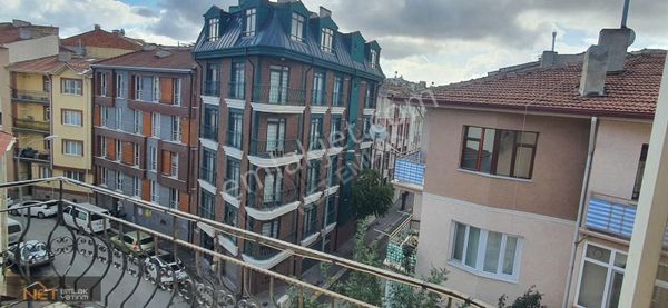 Bahçelievler Mahallesi Sakarya Caddesi Yakını Satılık Geniş 3+1