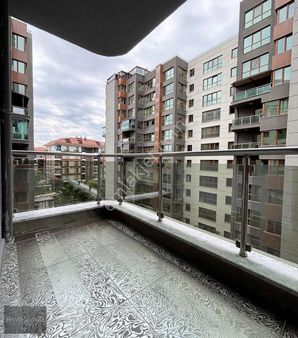 Beylikdüzü Merkez De Site İçi Özel Tasarım 4+1 Satılık Daire