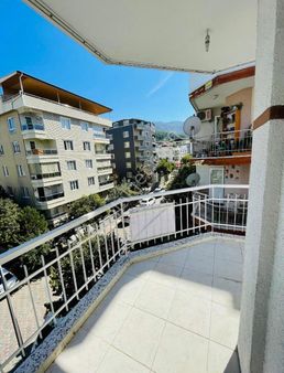 Uncubozköy Mahallesinde Satılık 3+1 Arakat Daire