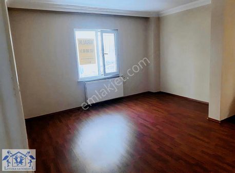 Kaynarca E-5 Yanyola Yakın Kombili Geniş 3+1 Daire