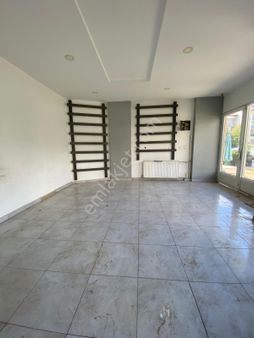 Kaan Emlaktan Karamanda Köşe Kiralık Dükkan