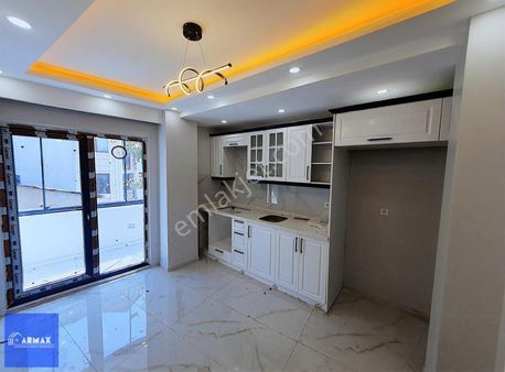 Armax'tan Merkez Mah Satılık 3+1 Asansörlü İskanlı 1.kat Daire