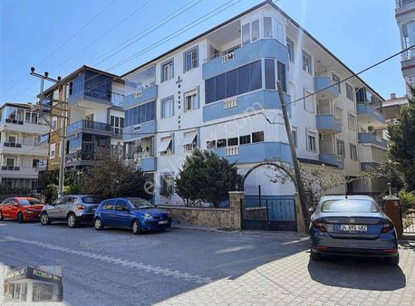 Altınkum Emlak'tan Sarımsaklı'da Çarşı İçinde 3+1 Satılık Daire