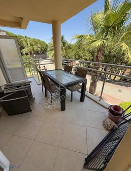 Havuzlu Guvenlikli Sitede Esyali Yazlik