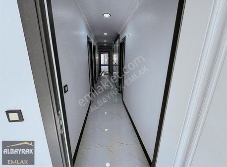 Albayrak Emlak'tan Ara Kat Ebeveyın Banyolu 3+1 Metro Yakın