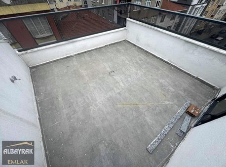 Albayrak Emlaktan Cadde Üzeri Sıfır Metro Dibi Çatı Dublex