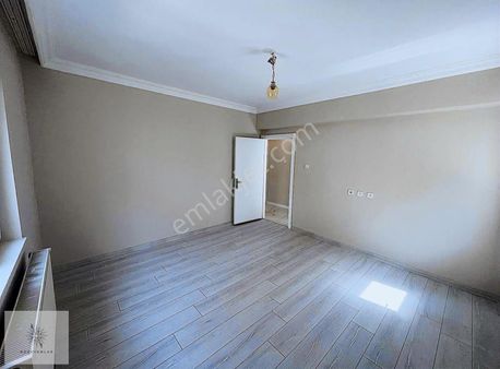 Kuzey Emlak'tan 30 Ağustos'ta 3+1 Full Yapı Arakat Merkezi Konum