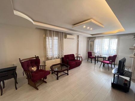 Göztepe Metro Yakınında 3+1 120m2 Arakat Temiz Bakımlı Daire