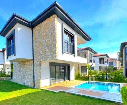 Davutlarda Özel Havuzlu Tek Müstakil Sıfır Villa