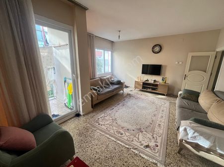 Prestij'den Bahçelievler'de Ayrı Mutfak Geniş Oturumlu 2+1 Daire