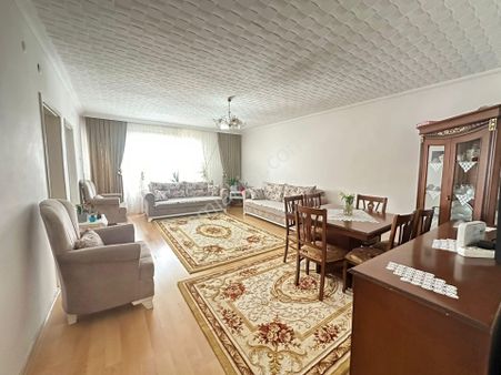 Yunus Emre Cad Paraleli 3+1 Katta Yapılı Geniş Mantolamalı Bina