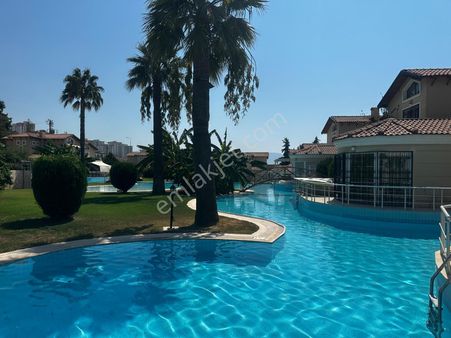 Kuşadası-nadir Satışa Çıkan Sitede-özel Mimari-tek Müstakil Villa