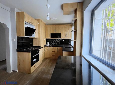 Gazi Mahallesi Müstakil Ev Tadında Bahçe Kullanımlı 2+1 Daire