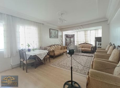 Babacandan Yenişehir'de Doğalgazlı-parkeli 3+1 Kiralık Ara Kat
