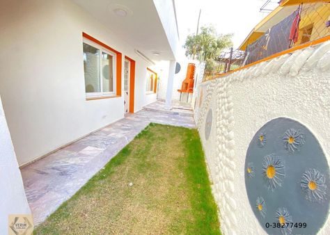 Seferihisar Ürkmez'de Bahçeli Ayrı Mutfaklı Satılık 2+1 Daire