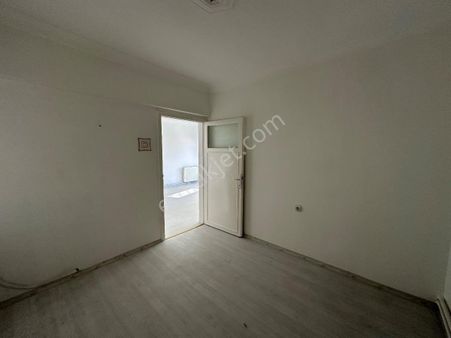 Gazino Metro Yakını Katta 3+1 Kiralık Daire